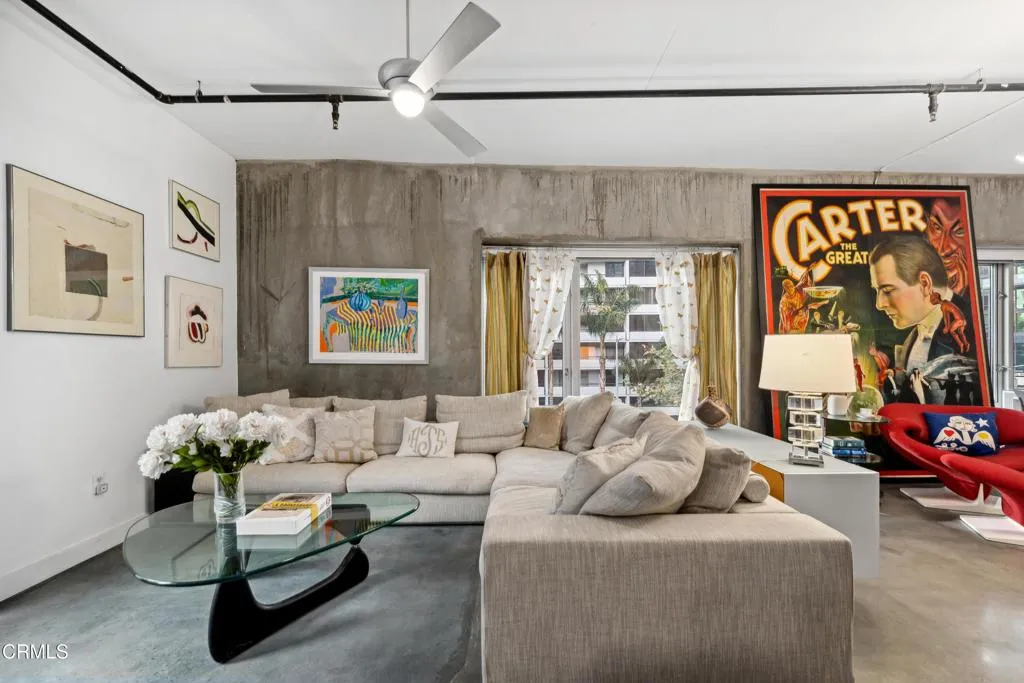 645 W 9th Street 200, Los Angeles, California 90015 home-pic-6